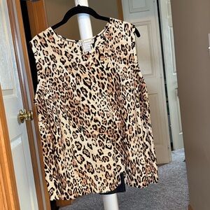 *Dress Barn Crinkle Shell - Cheetah 14/16 - Generous Fit